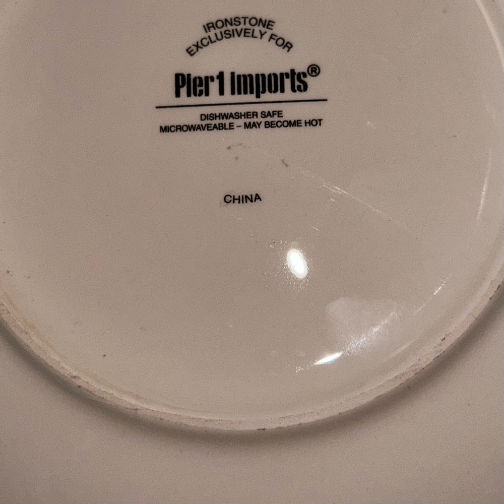 Pier 1 Imports ironstone bird plate measures 9 inches round lovely flowers - Picture 8 of 8